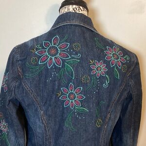 EMBROIDERED CROPPED BUTTON UP DENIM JACKET by BANDOLINO Size 8